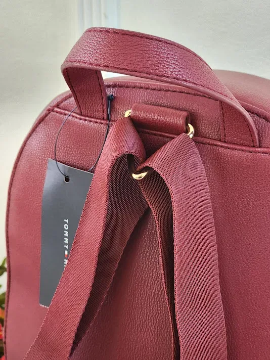Bolso Tommy Hilfiger para dama XW05298-600XJS COLOR VINO