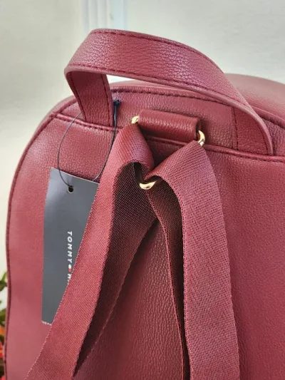 Bolso Tommy Hilfiger para dama XW05298-600XJS COLOR VINO