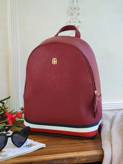 Bolso Tommy Hilfiger para dama XW05298-600XJS COLOR VINO