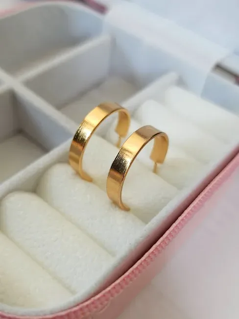 Aretes para dama de fantasía con diseño de argollas planas
