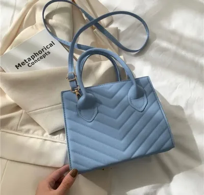 Bolso para dama de mano diseño cuadrado