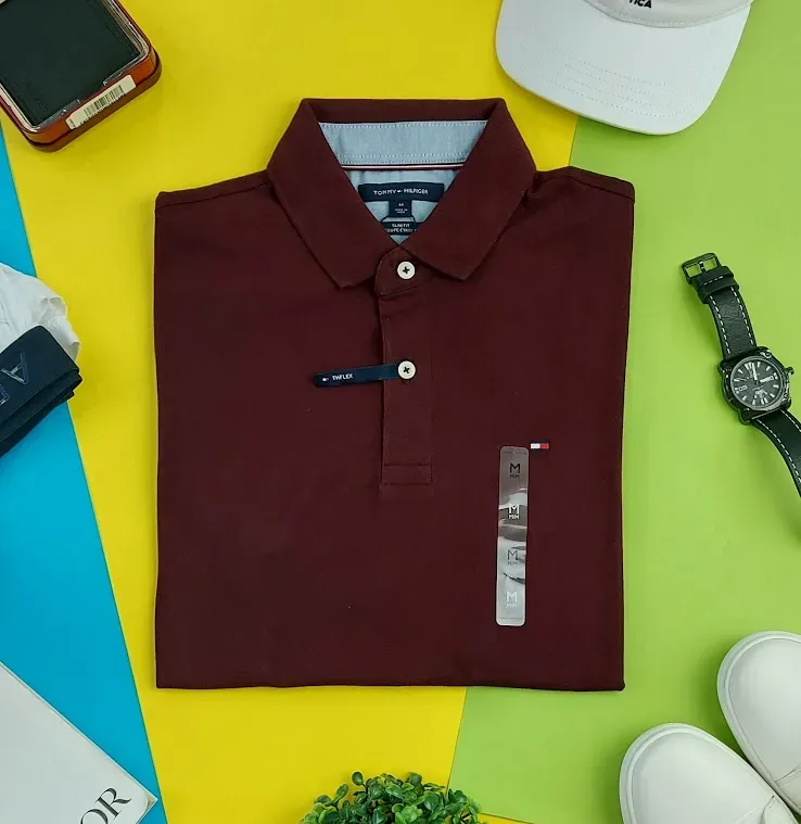 Camiseta Tommy Hilfiger Slim Fit para caballero color vino