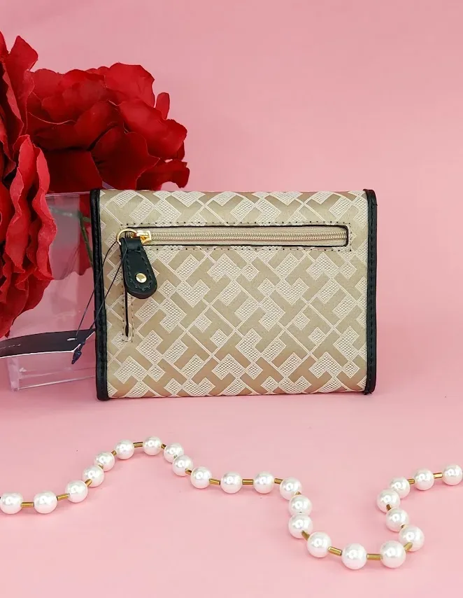 Cartera Tommy Hilfiger para dama color beige