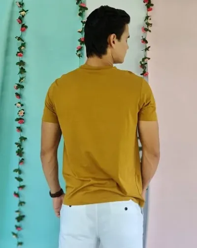 Camiseta Polo para caballero color mostaza