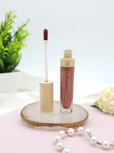 Labial AMUSE liquido matte tono Burlesque