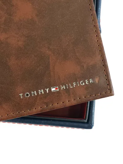 Billetera Tommy Hilfiger para caballero café