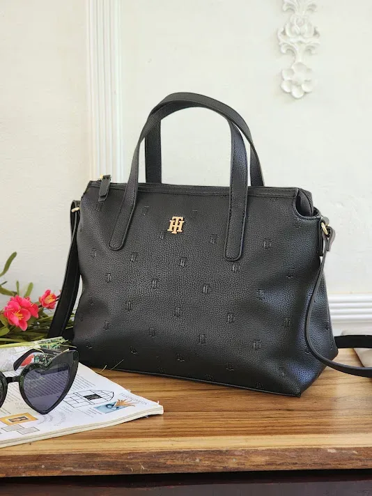 Bolso Tommy Hilfiger para dama 69J952I-00IUBI COLOR NEGRO