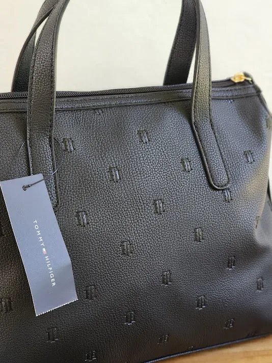 Bolso Tommy Hilfiger para dama 69J952I-00IUBI COLOR NEGRO