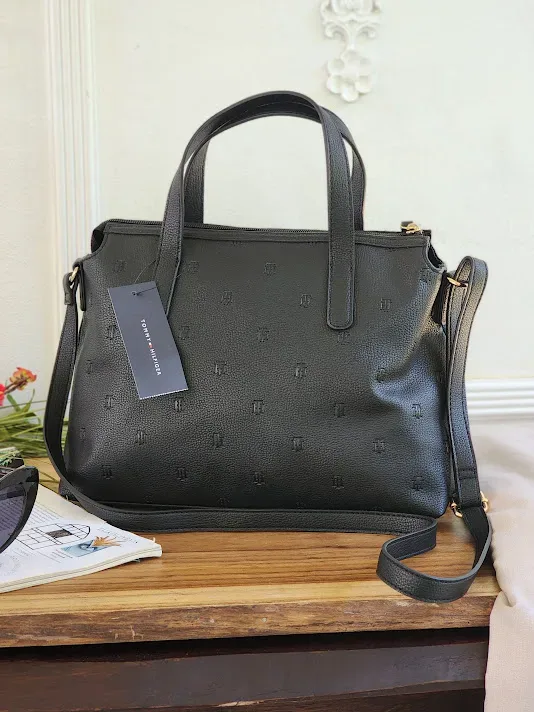 Bolso Tommy Hilfiger para dama 69J952I-00IUBI COLOR NEGRO