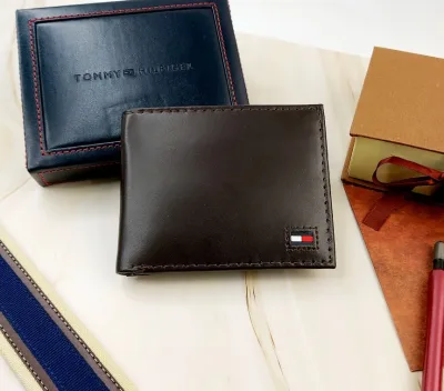 Billetera Tommy Hilfiger color café