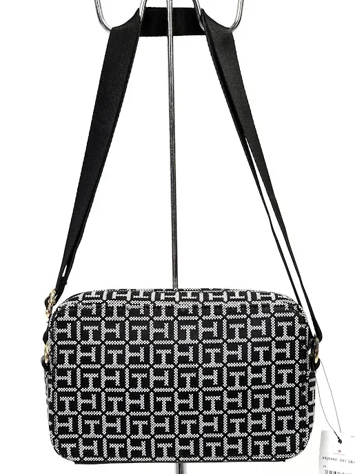 Bolso Tommy Hilfiger para dama color negro
