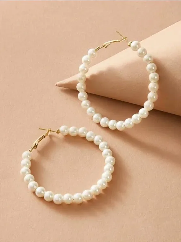 Aretes para dama color blanco diseño de perlas