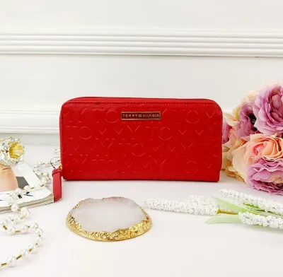 Cartera Tommy Hilfiger para color rojo