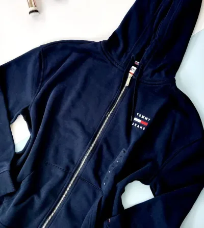 Abrigo Tommy Hilfiger para dama color azul con ziper y gorro