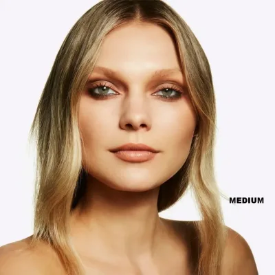 Base de maquillaje MAC en polvo para dama tono Medium