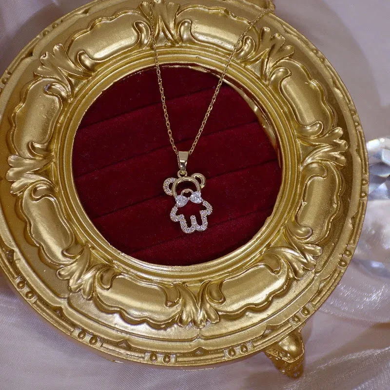 Cadena de Fantasía con diseño de oso.