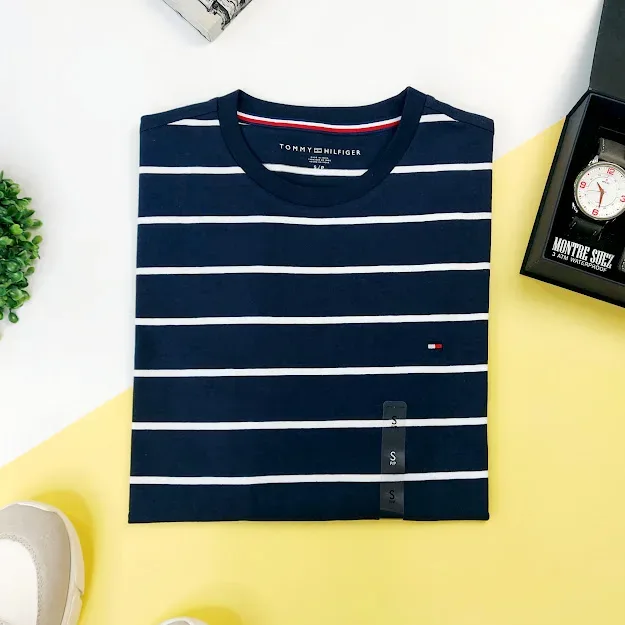 Camiseta Tommy Hilfiger para caballero, color azul con rayas blancas