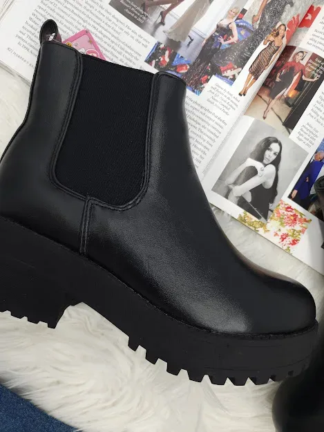 Botines Coral  Dama color negro estilo Grunchy 4