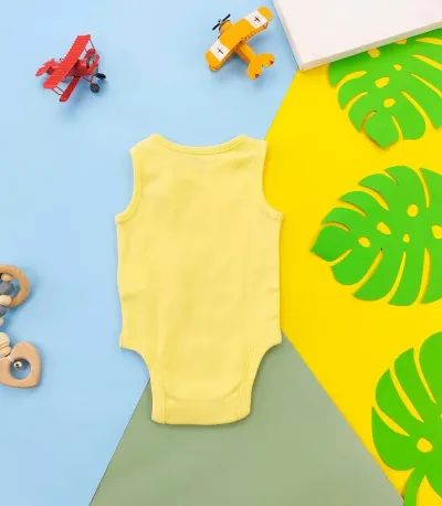 Mameluco Old Navy para niño color amarillo
