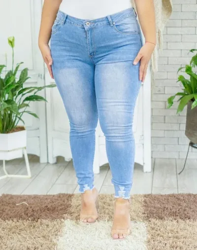 Jeans para dama Bacci #8120 color celeste