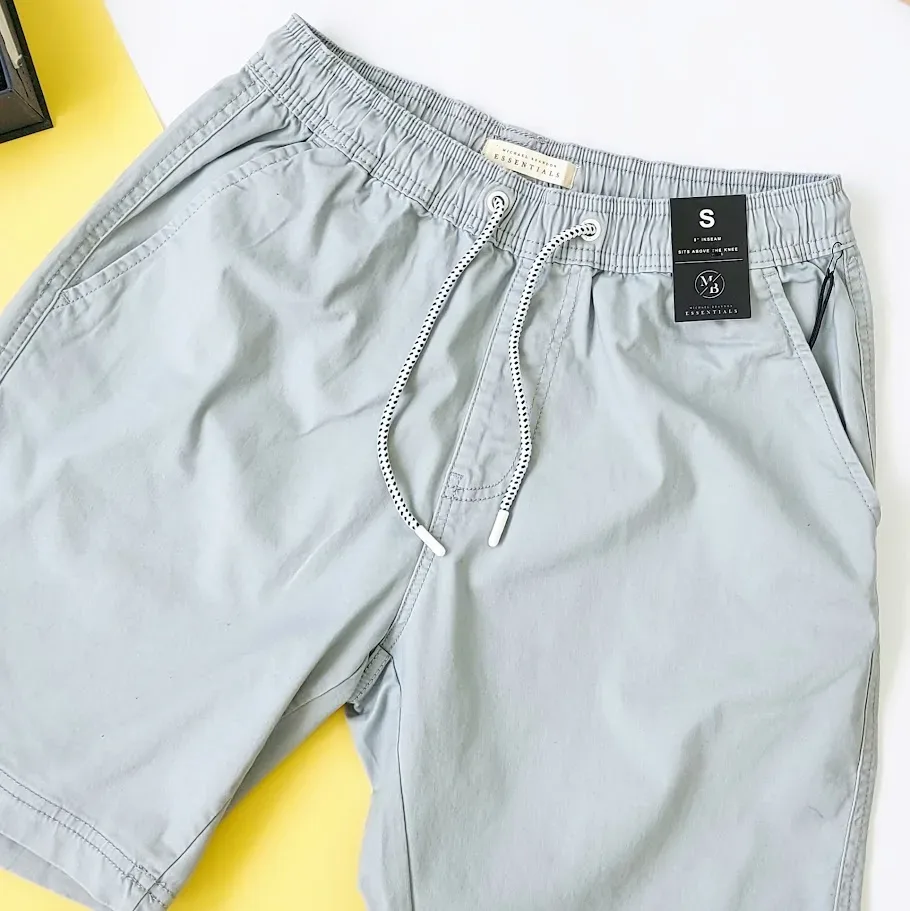 Short para caballero color gris