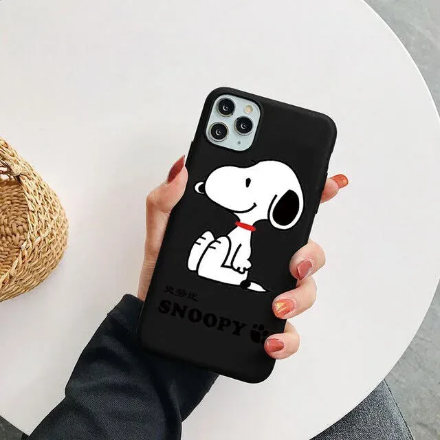 Funda para celular con diseño de Snoopy