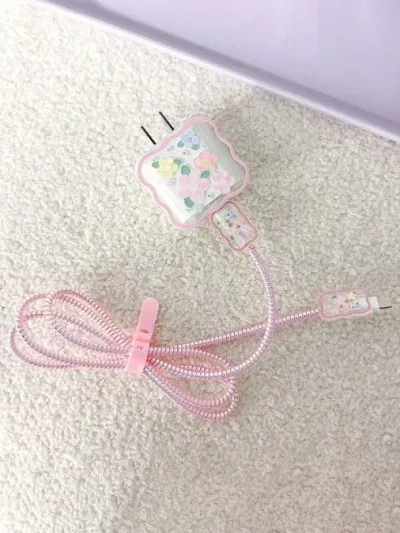Funda protectora para cargador rosa diseño flores