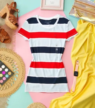 Camiseta Tommy Hilfiger para dama rayas azules celestes y rojas