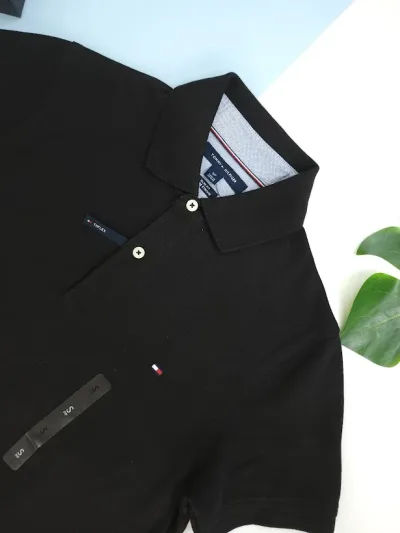 Camiseta Tommy Hilfiger Slim Fit para caballero color negro