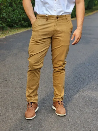 Pantalon para caballero Estivaneli color caramelo