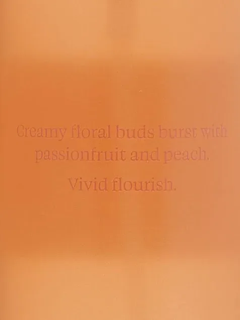 Loción Victoria’s Secret Vibrant Blooming Passion Fruit