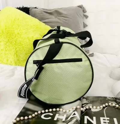 Bolso Puma para dama color verde y negro