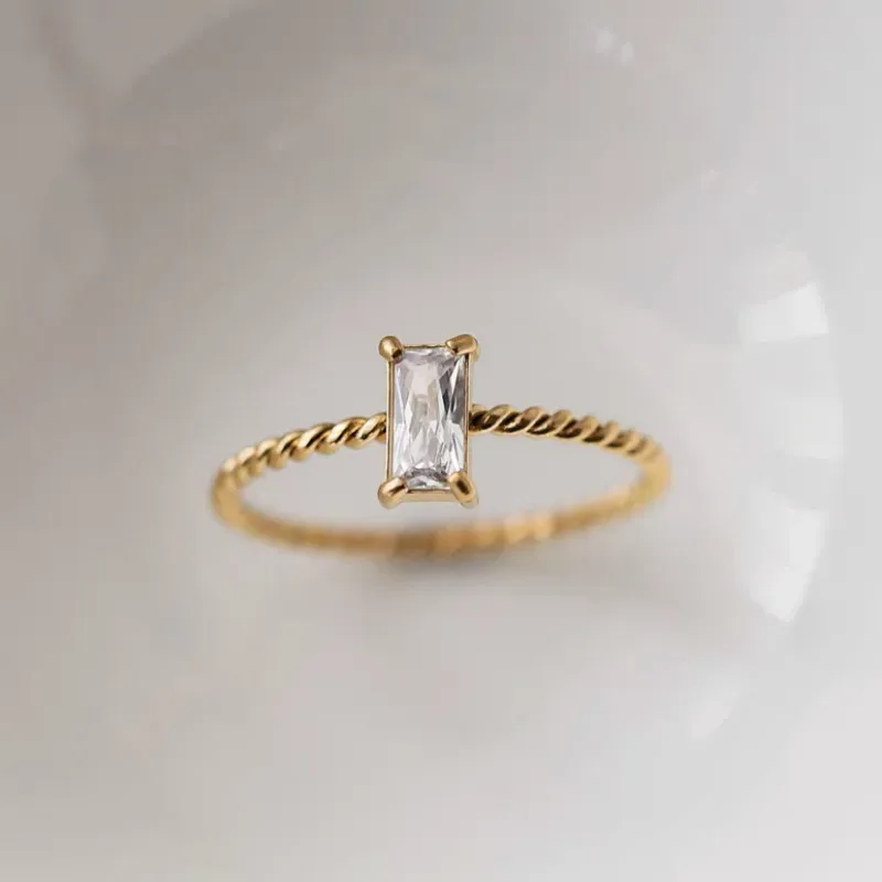 Anillo para dama de acero de titanio