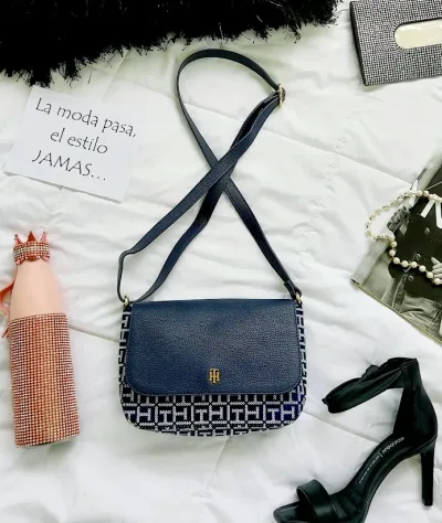 Bolso de hombro Tommy Hilfiger para dama color azul