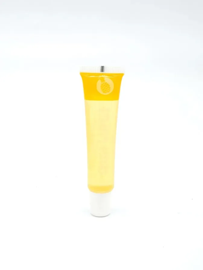 Brillo de labios color amarillo