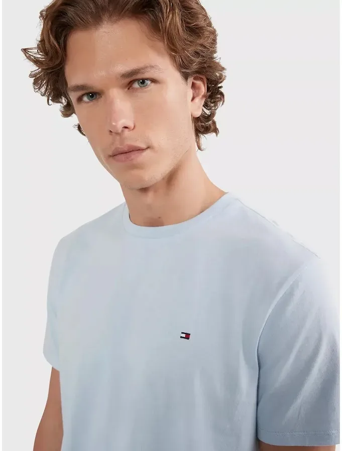 Camiseta Tommy Hilfiger para caballero color celeste claro