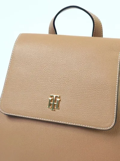 Bolso Tommy Hilfiger para dama color beige
