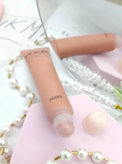 Brillo labial para Dama 06