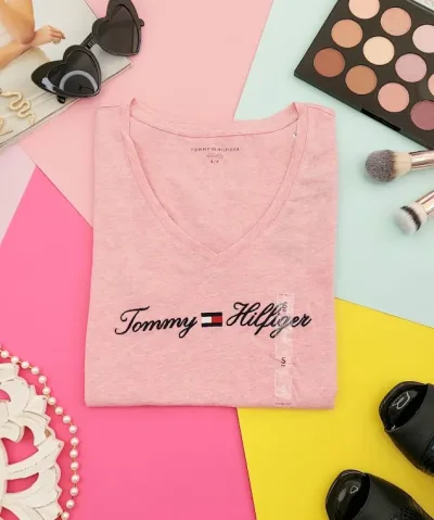 Camiseta Tommy Hilfiger para dama color rosa con brillos