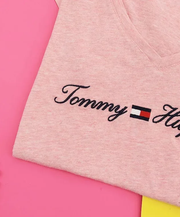 Camiseta Tommy Hilfiger para dama color rosa con brillos