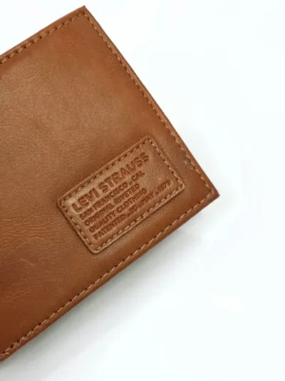 Billetera Levi´s para caballero color camel