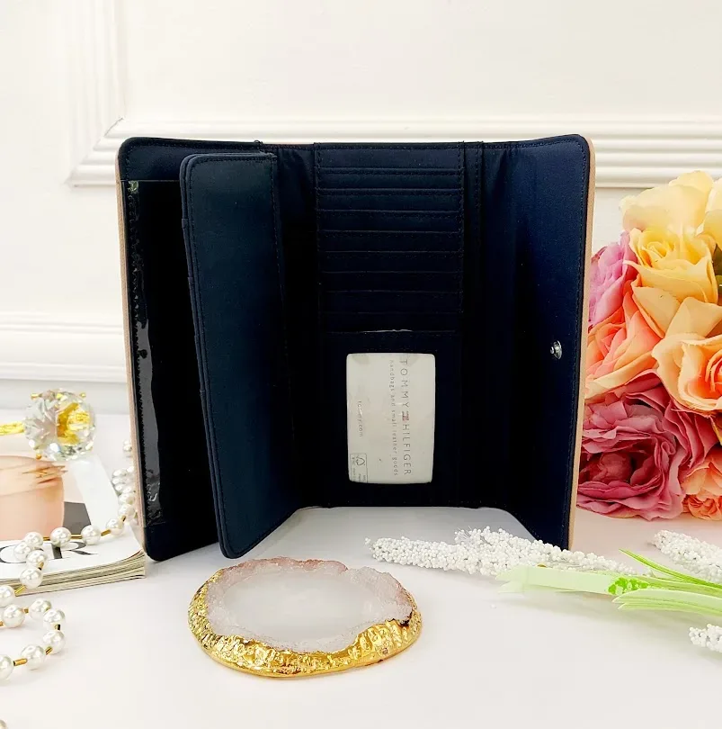 Cartera Tommy Hilfiger para dama color rosa