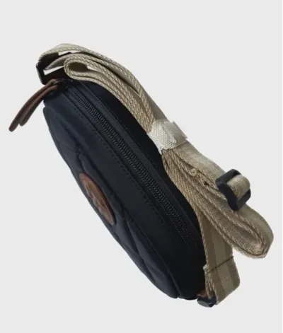 Bolso pequeño Tommy Hilfiger para dama color negro