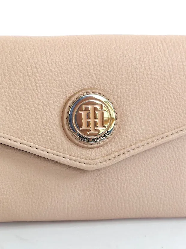 Cartera Tommy Hilfiger color rosada