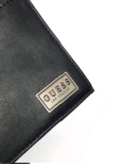 Billetera Guess  para caballero color negro