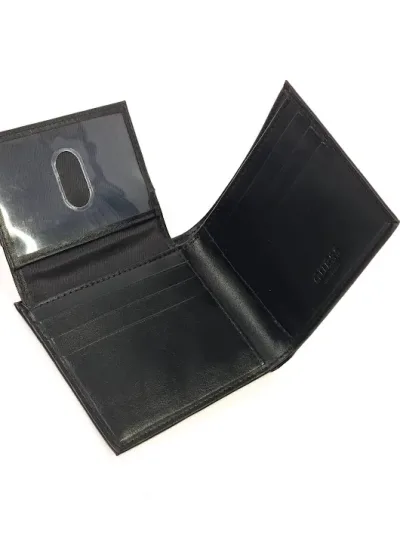 Billetera Guess  para caballero color negro