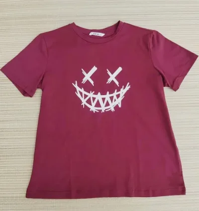 Camiseta para niño color vino