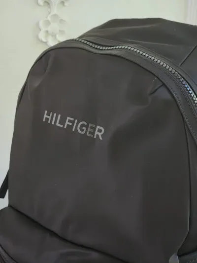 Bolso Tommy Hilfiger para dama 69J9I80-00IUBI COLOR NEGRO