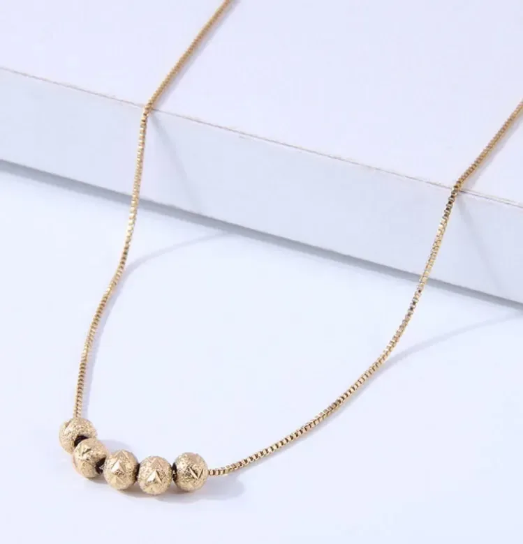 Collar para dama de acero de titanio