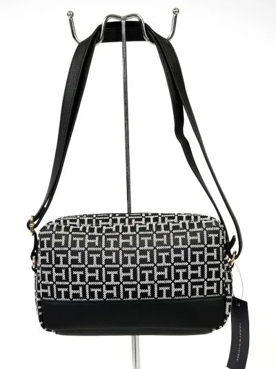Bolso Tommy Hilfiger para dama color negro